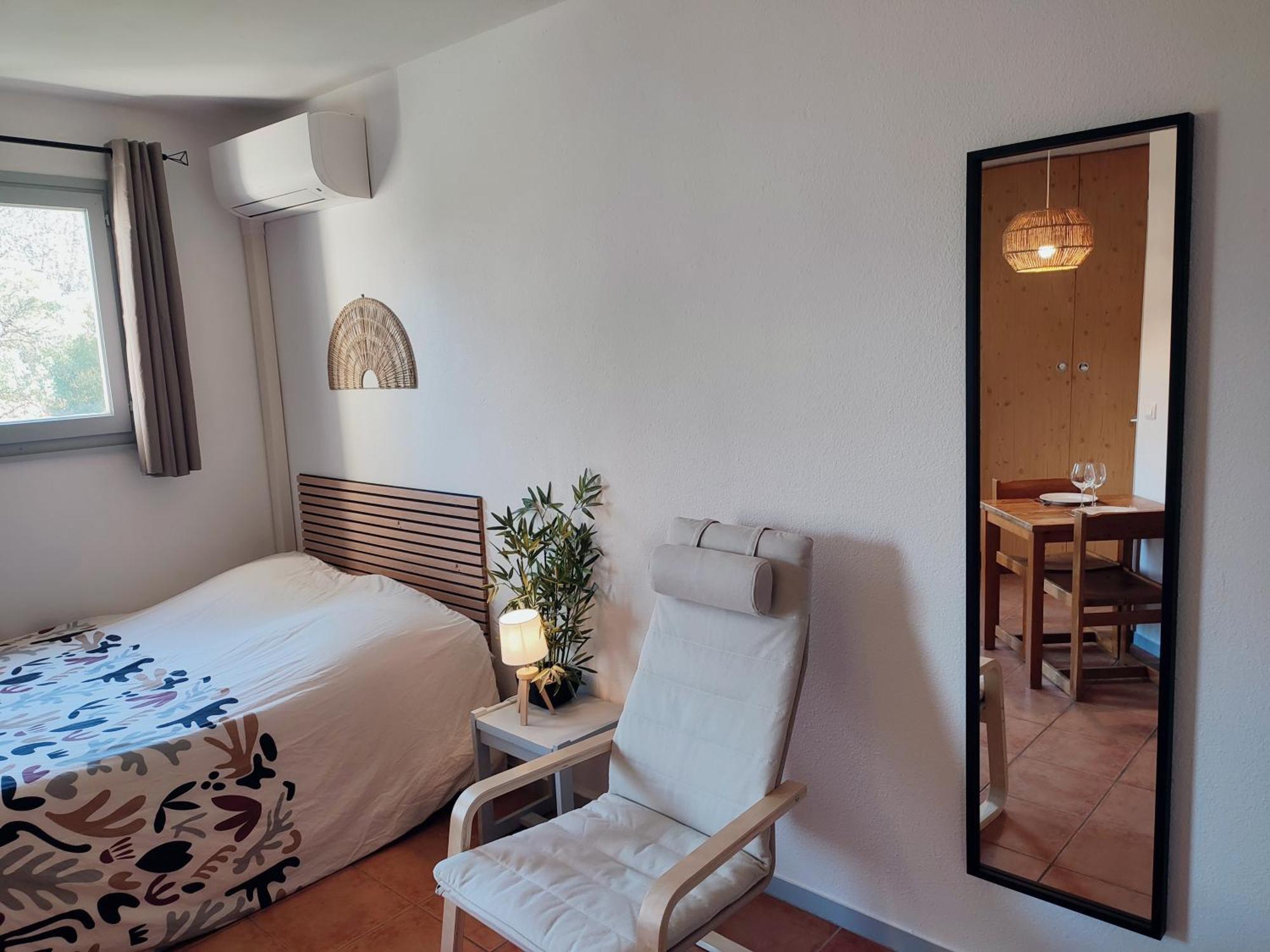 Le Studio Des Garrigues - Climatise Gréoux-les-Bains Esterno foto