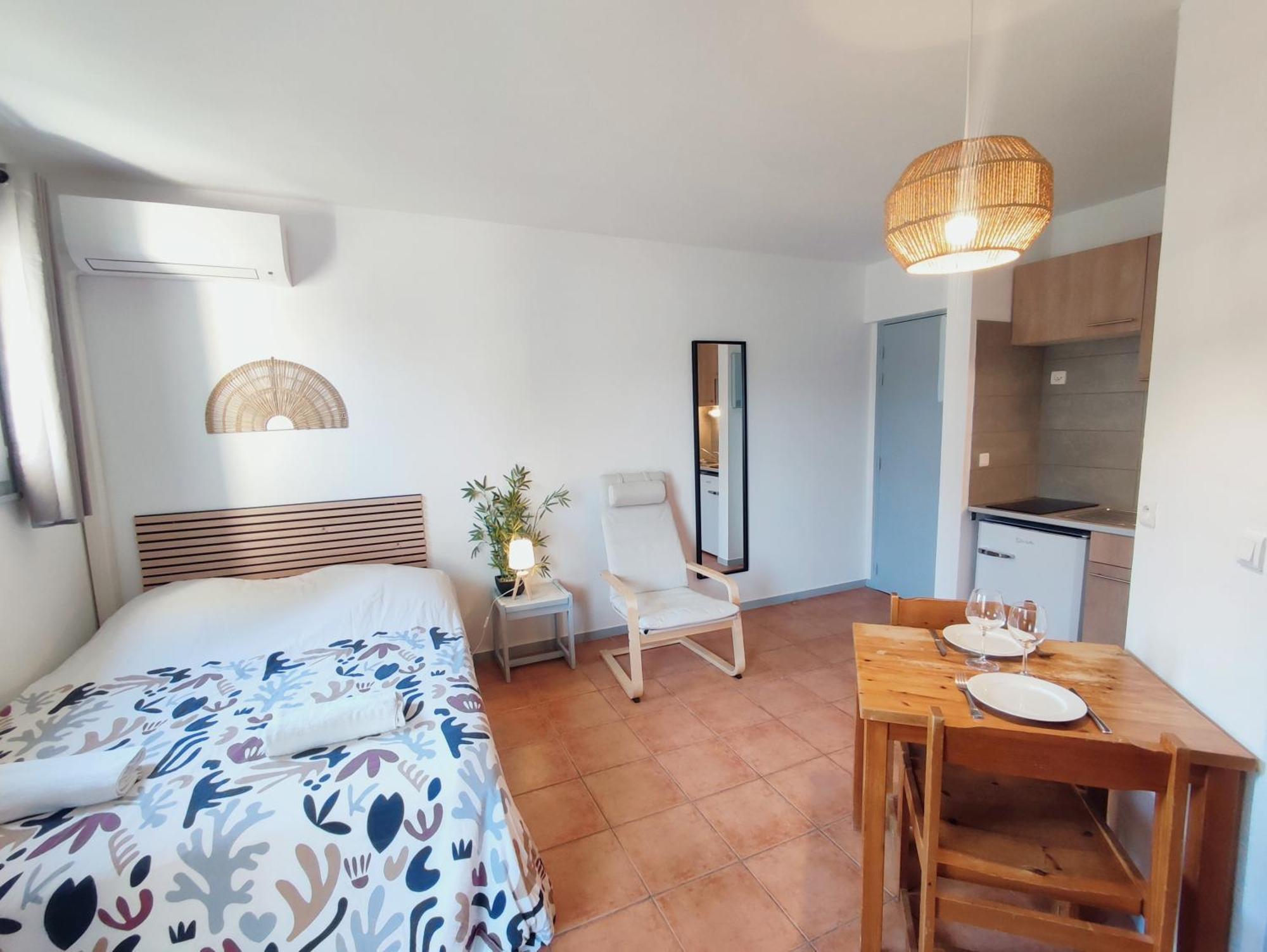 Le Studio Des Garrigues - Climatise Gréoux-les-Bains Esterno foto